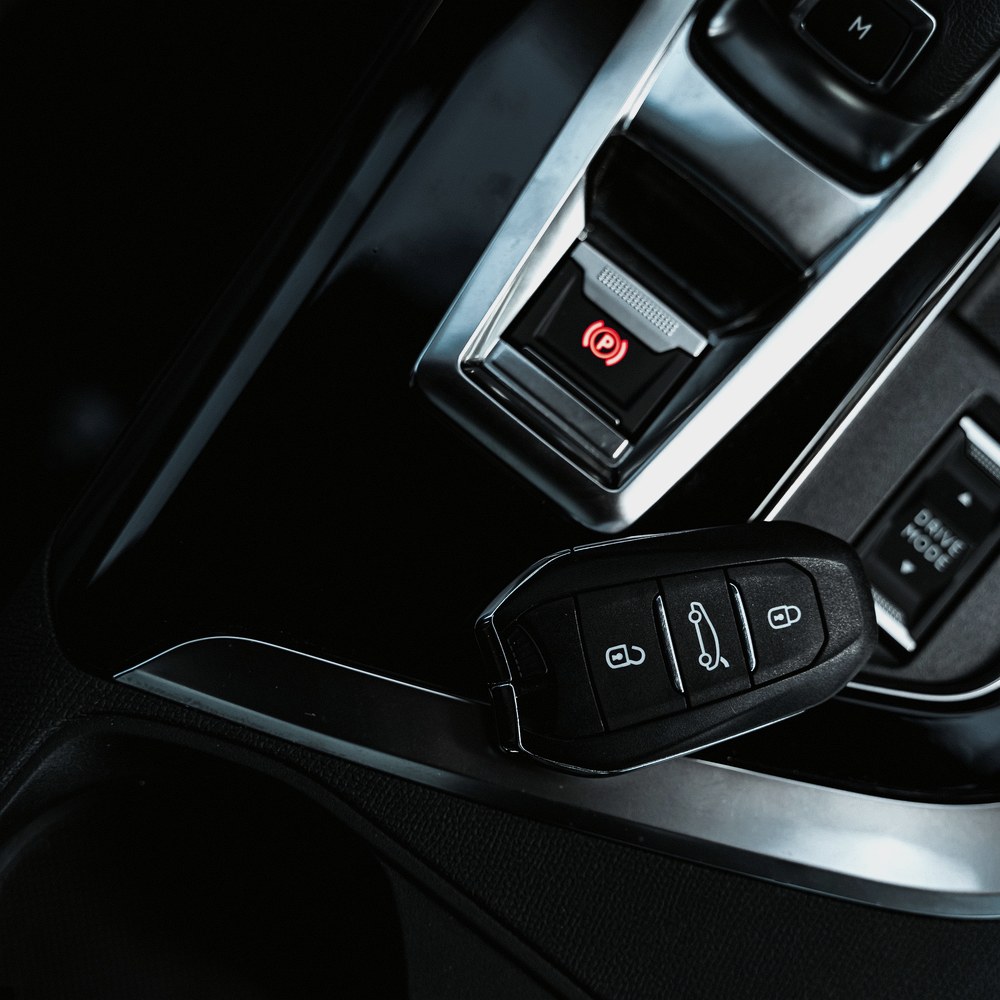 Smart key tested in the car before handover